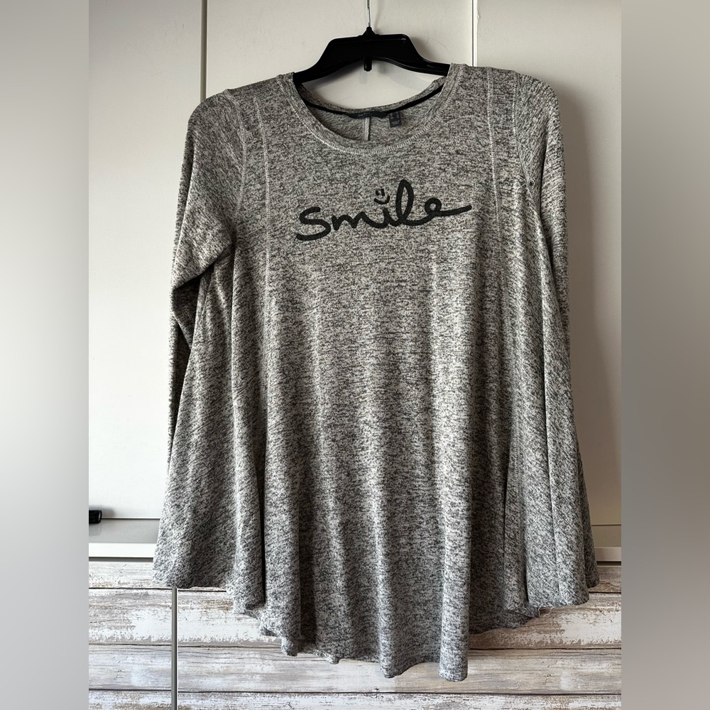 😊 AnyBody Gray “Smile” Soft Knit Swing Tunic Top Small